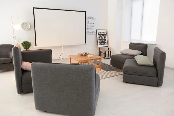 How To Choose A Projector Screen For Home Theater?