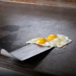 how to cook eggs on a blackstone griddle