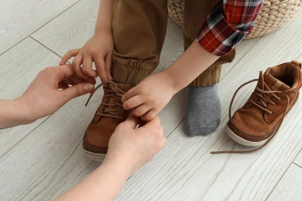 How To Tie a Shoe For Kids