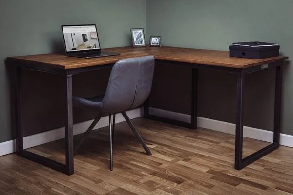 Are Corner Desks Reversible