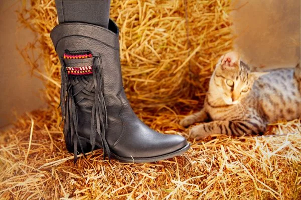 How Should Muck Boots Fit