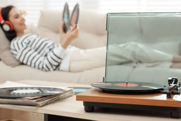 Can Record Players Connect To Bluetooth Speakers How To Connect Record Player To Bluetooth Speakers? - ReviewsRebel