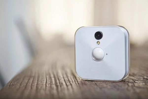How To Change The Batteries in a Blink Outdoor Camera? - ReviewsRebel - How To Replace Battery On Blink Outdoor Camera