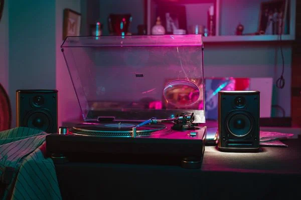 how to connect edifier speakers to turntable