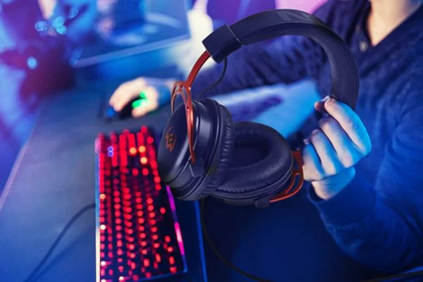 gaming headset vs headphones reddit